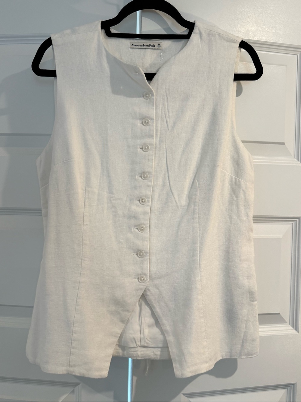 Abercrombie & Fitch White Sleeveless Button-Front Camisole Top